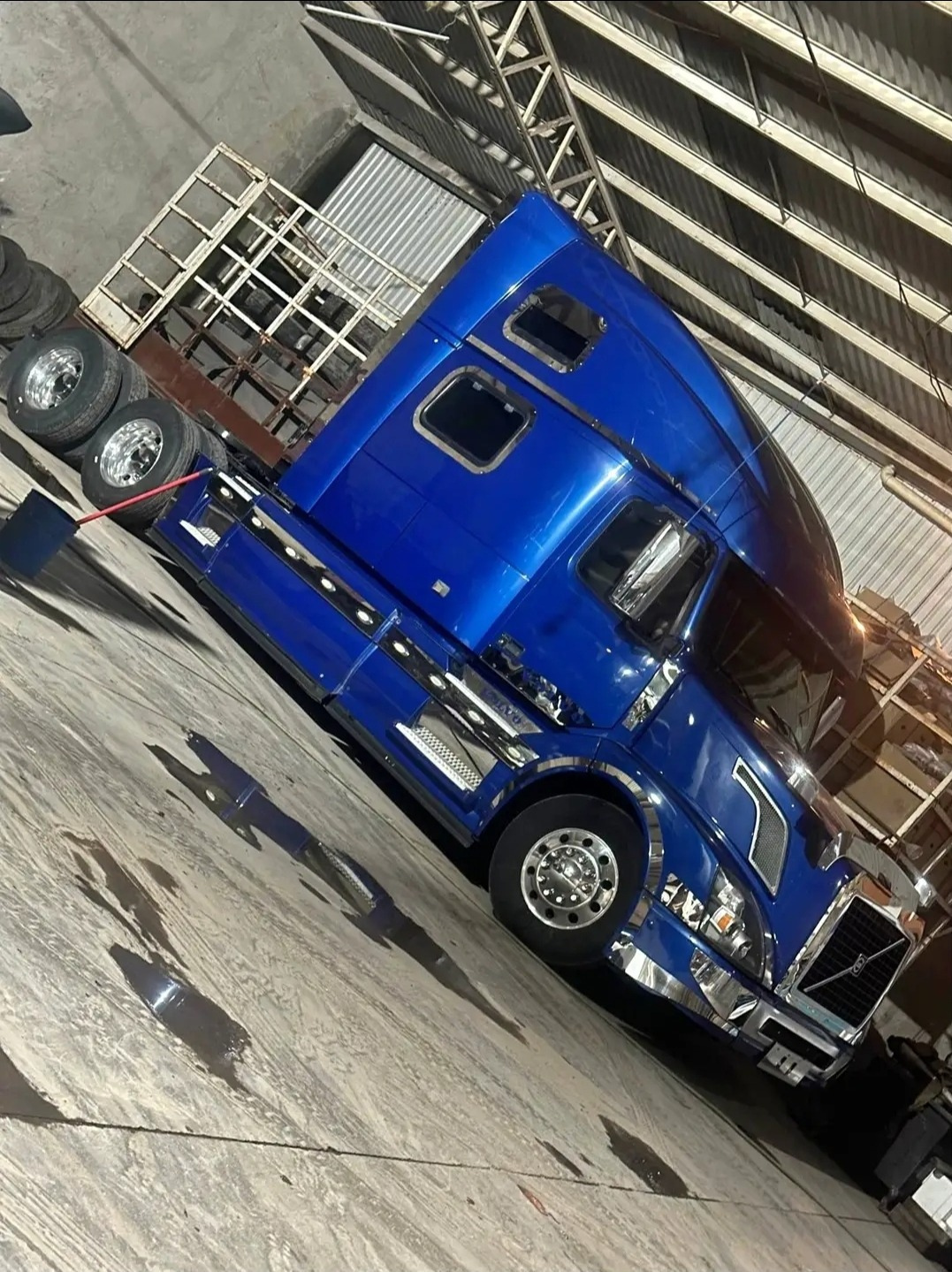 Volvo vnl 780 studio sleeper| 2016