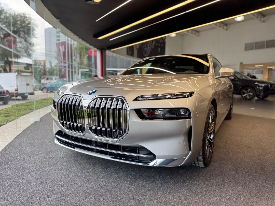 BMW Serie 7 3.0 750E Xdrive Hibrido Conectable Lujo| 2025| 3,632 KM