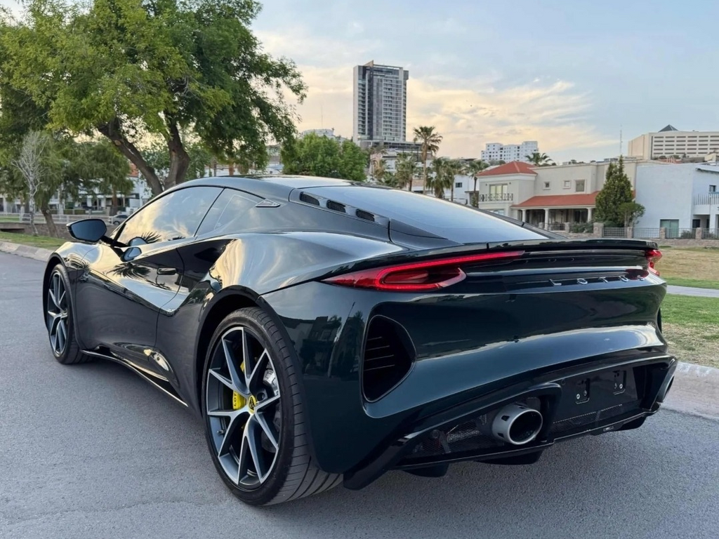 Lotus Emira Deportivo| 2024| 800 KM