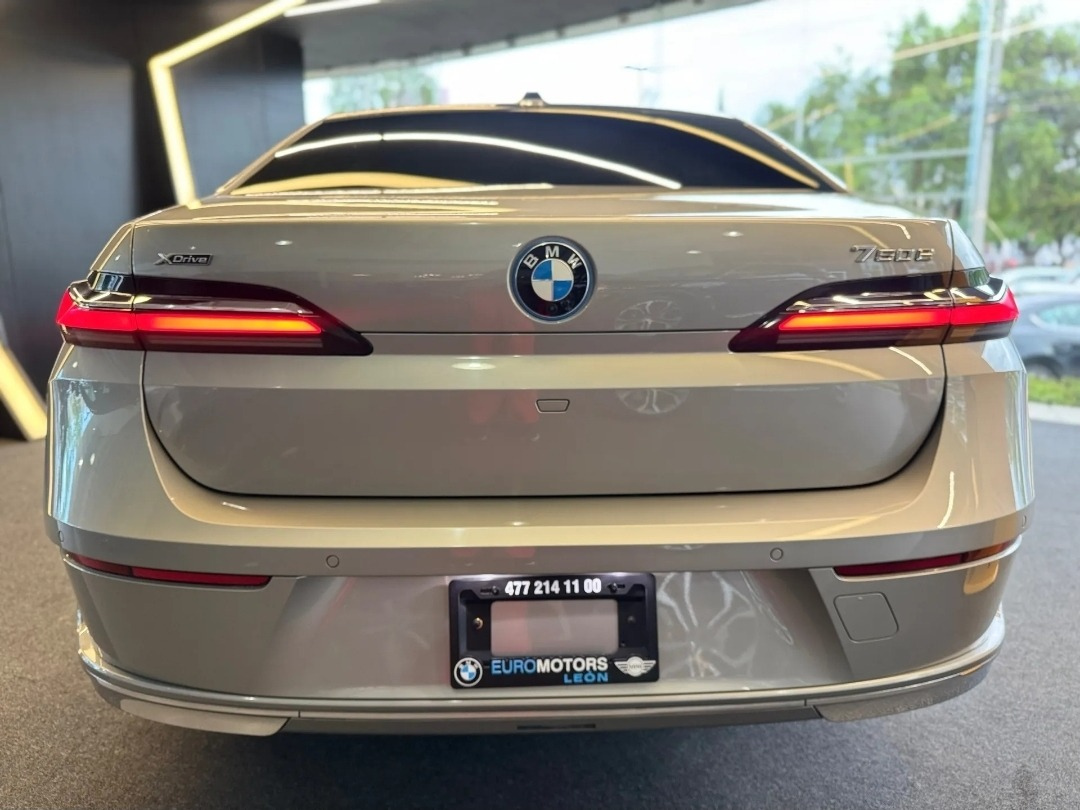 BMW Serie 7 3.0 750E Xdrive Hibrido Conectable Lujo| 2025| 3,632 KM