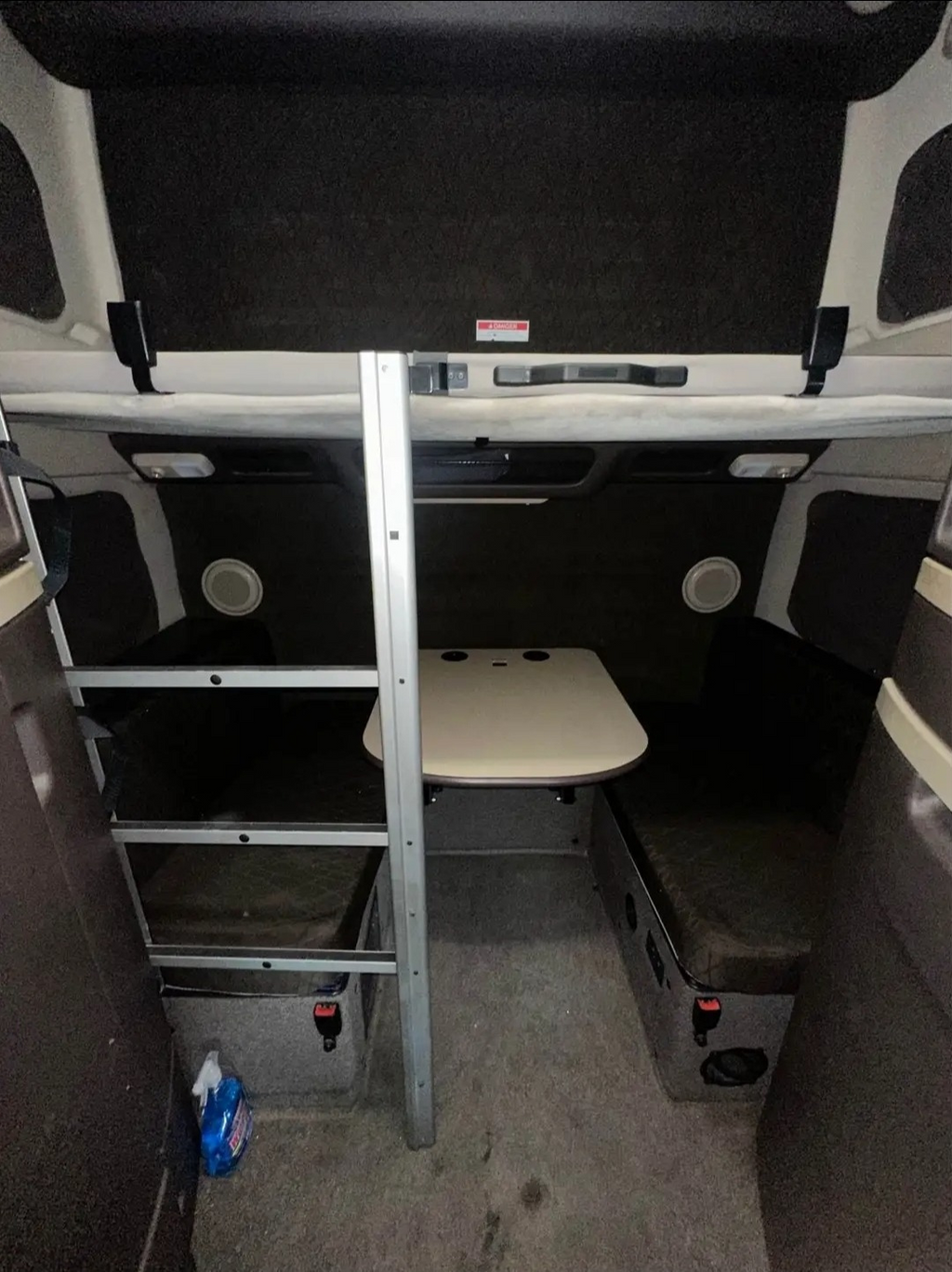 Volvo vnl 780 studio sleeper| 2016