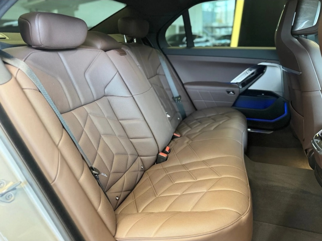 BMW Serie 7 3.0 750E Xdrive Hibrido Conectable Lujo| 2025| 3,632 KM