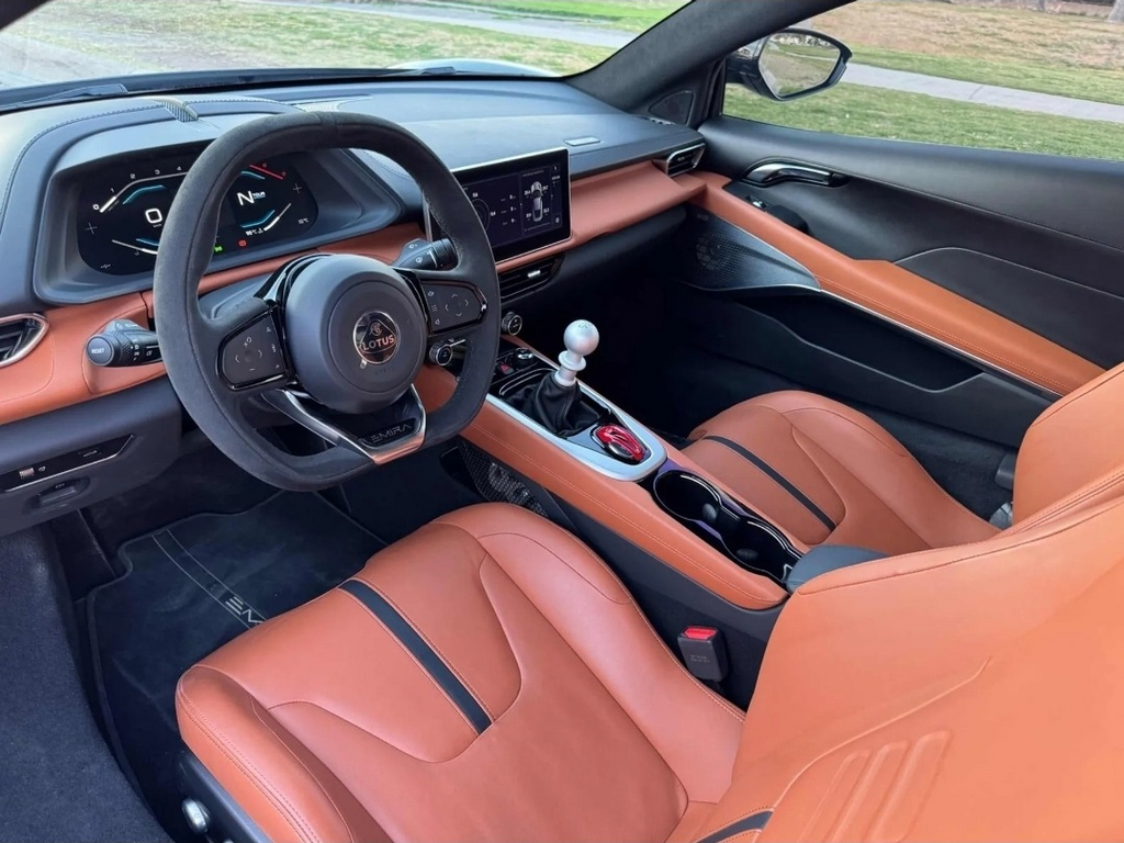 Lotus Emira Deportivo| 2024| 800 KM